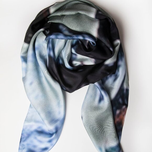 ImageDiary Snowfall Blooming 100% silk twill scarf - limited edition 13/15 - Picture 1 of 2